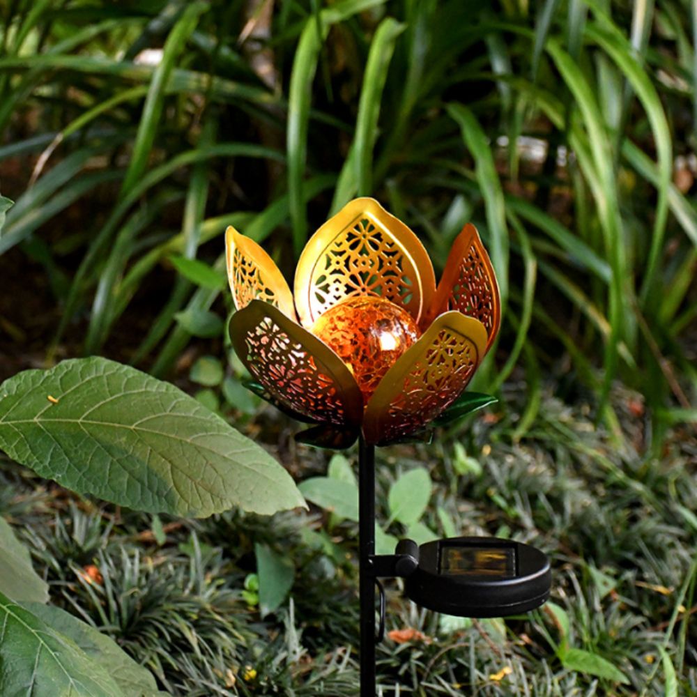 Lotus Shaped Solar Powered Lam - مراجعة Outdoor Lighting Ground Fixtures وسعره
