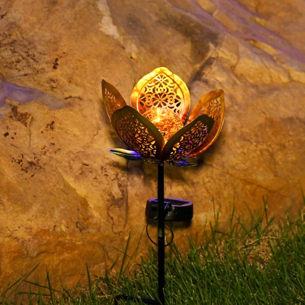 Lotus Shaped Solar Powered Lam - مراجعة Outdoor Lighting Ground Fixtures وسعره